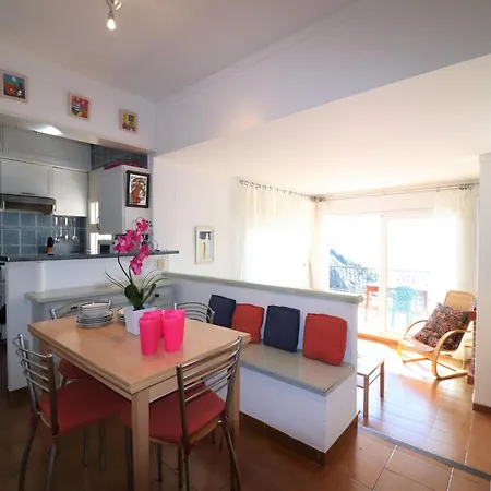 Appartement In Near Roses