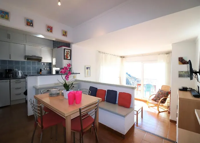 Appartement In Near Roses